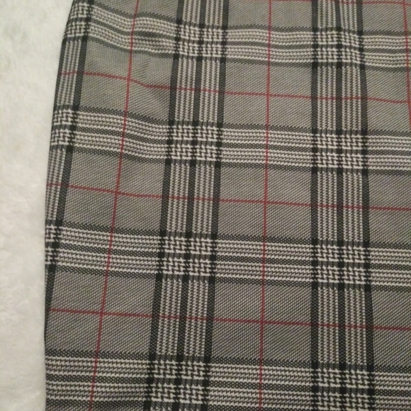 Plaid skirt - Picture 2 of 2